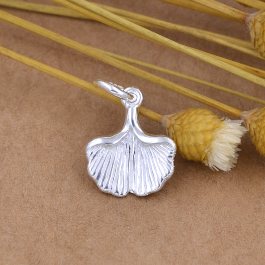 Sterling Silber Winziger Ginkgo-Blatt-Charm-Anhänger S925