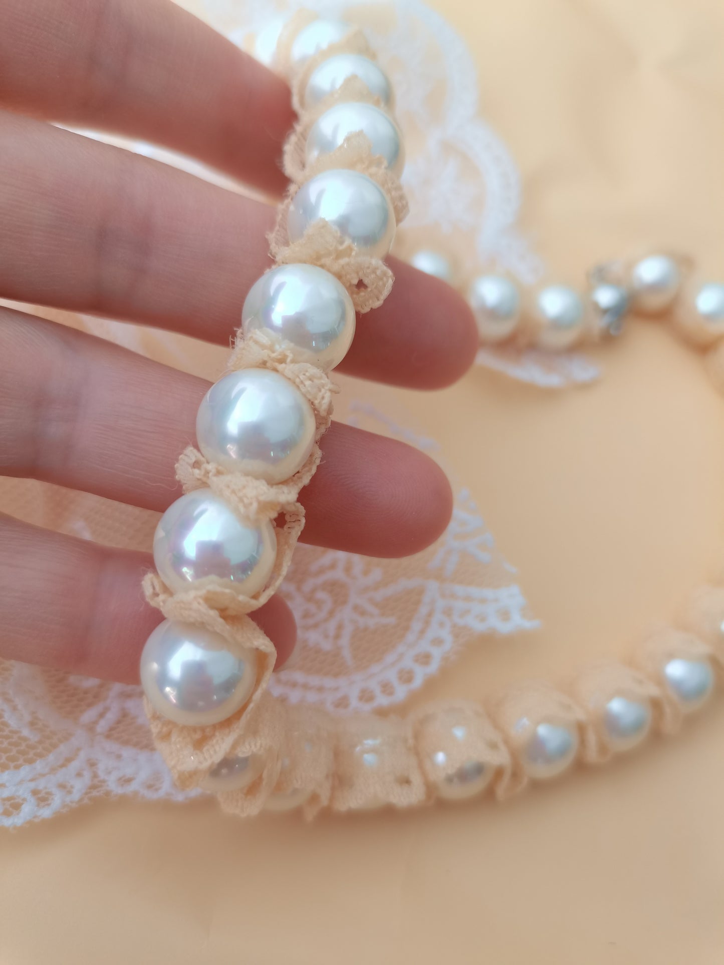 High Quality 12MM White Shell Pearl Lace Necklace 16" South Sea Beaded Choker