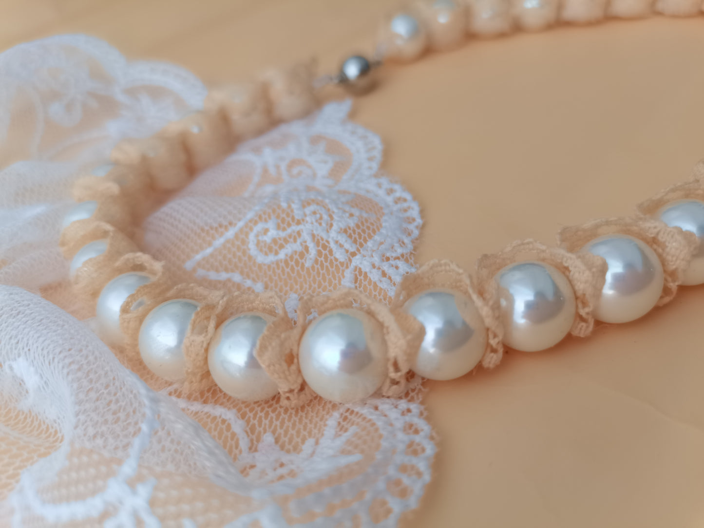 High Quality 12MM White Shell Pearl Lace Necklace 16" South Sea Beaded Choker