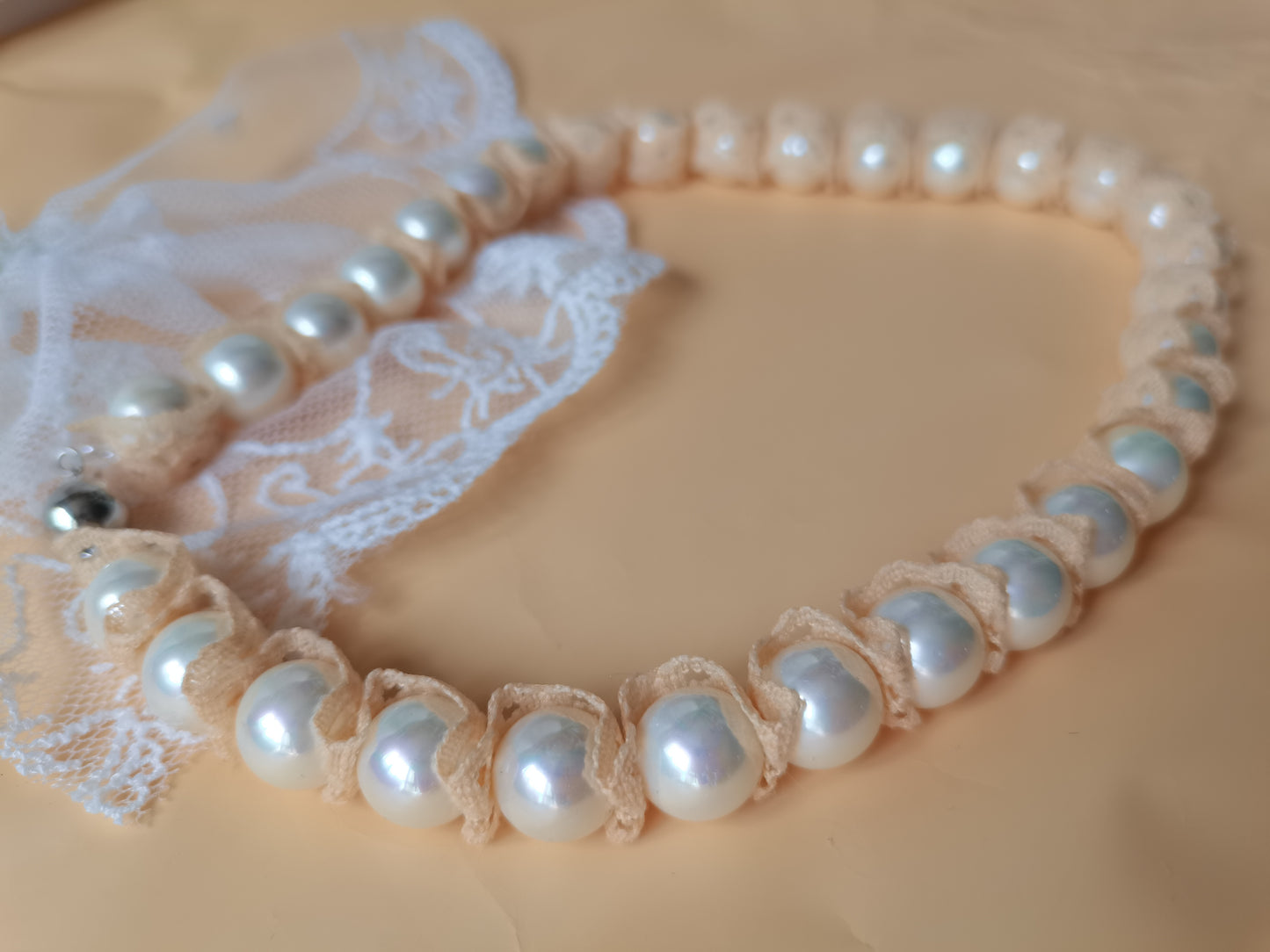 High Quality 12MM White Shell Pearl Lace Necklace 16" South Sea Beaded Choker