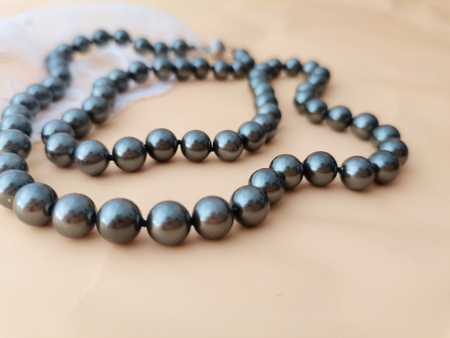 High Quality 8MM Peacock Black Shell Pearl Necklace 24" South Sea Beaded Long