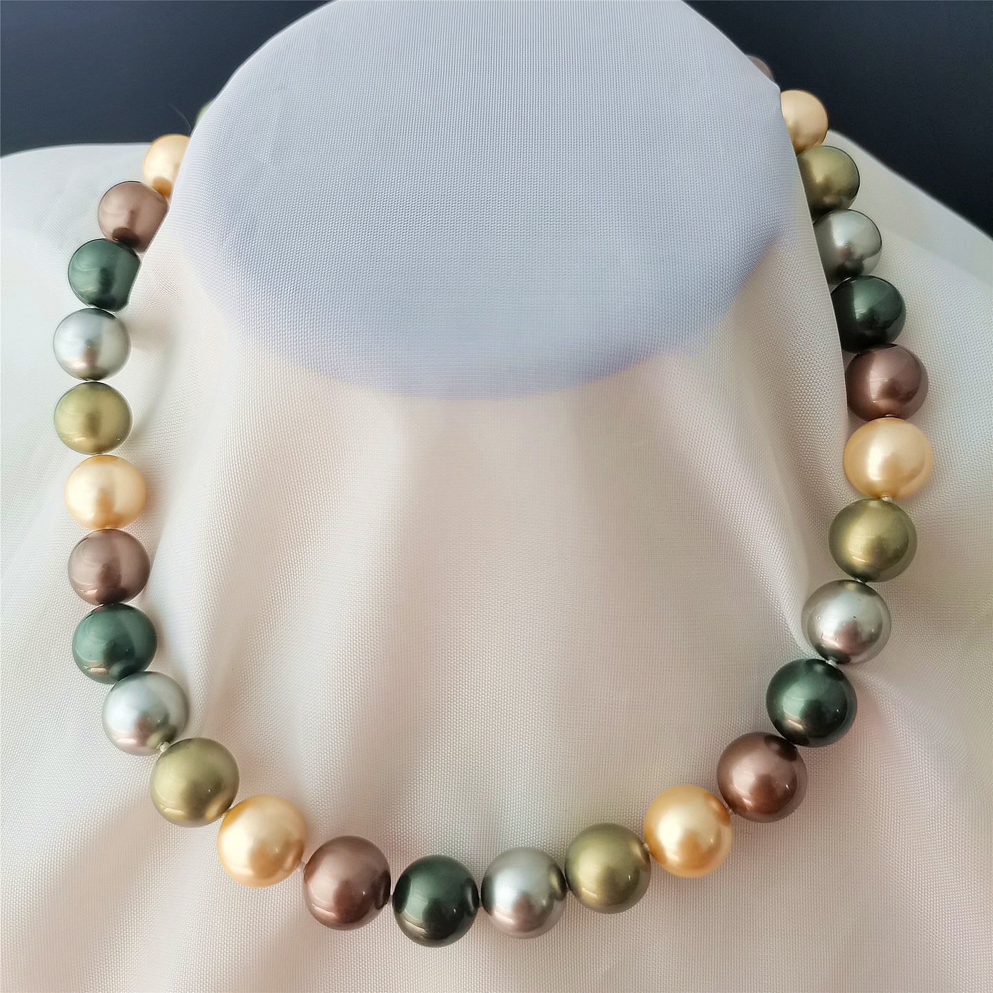 High Quality 12MM Multicolor Shell Pearl Necklace 16" South Sea Beaded Choker