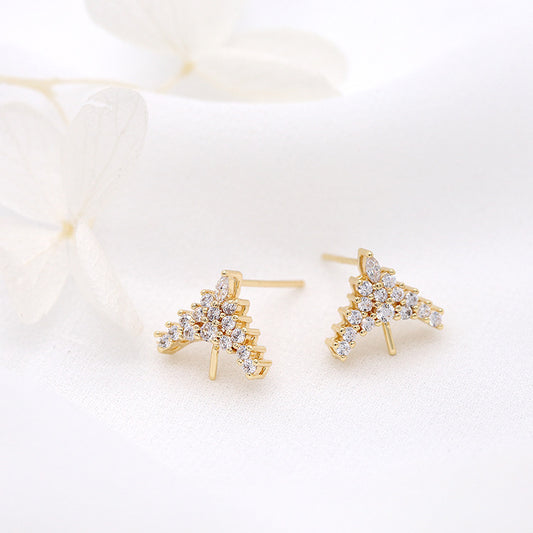 4 boucles d'oreilles triangle à tige ornées de strass 14 carats GF à moitié percées en perles vierges