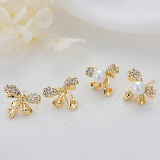 4 boucles d'oreilles florales à tige ornées de strass 14 carats GF, perles semi-percées vierges