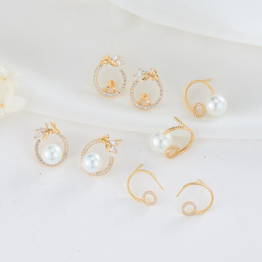 4 boucles d'oreilles à tige en forme de cercle floral, ornées de strass, 14K GF, boucles d'oreilles à moitié percées, perle vierge